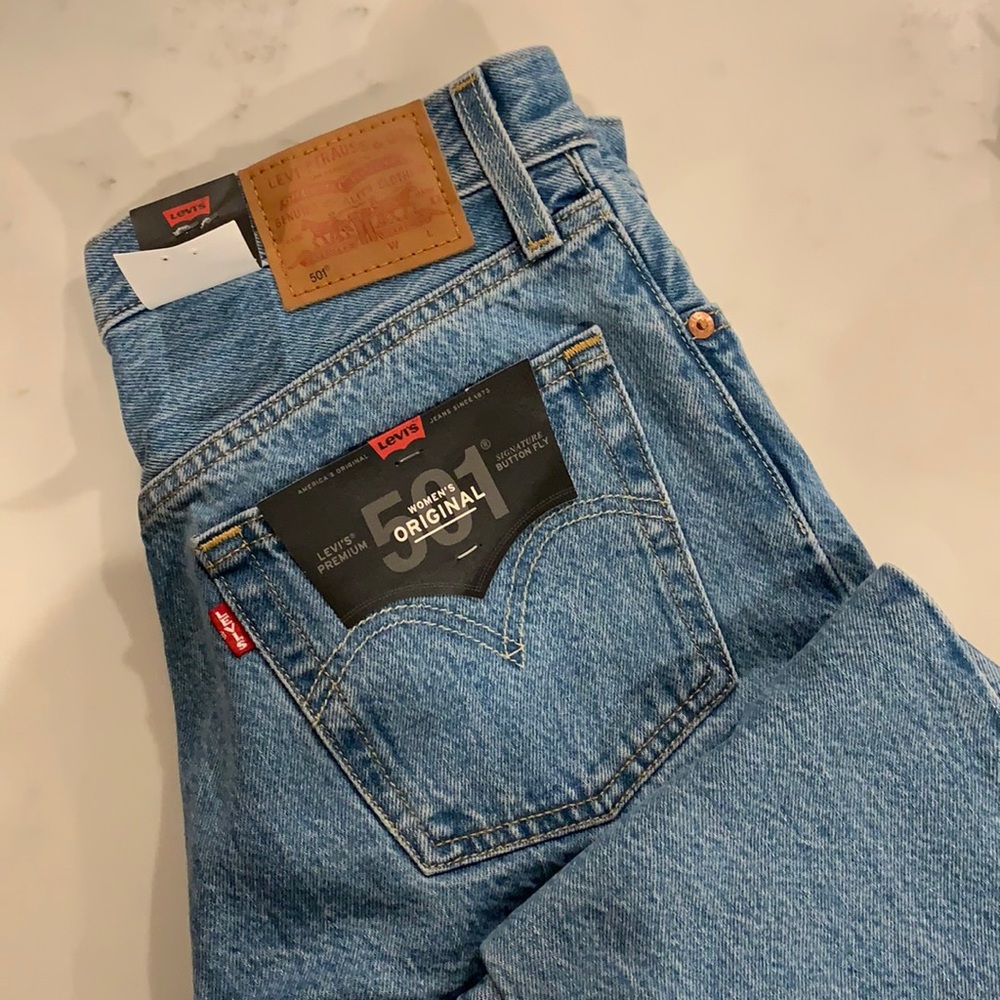 Levi’s 501 original jeans in light wash